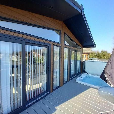 Penny Lodge With Hot Tub Malton Exteriér fotografie