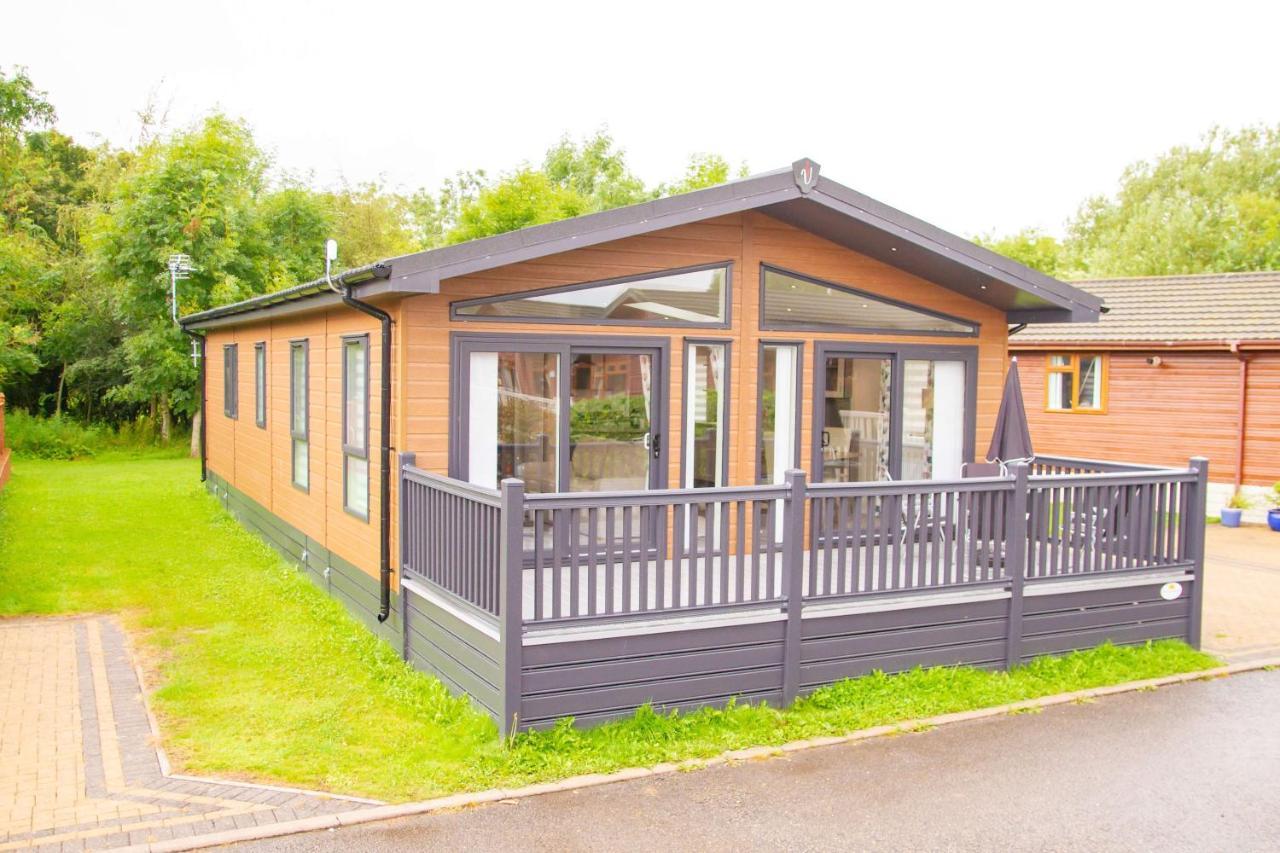 Penny Lodge With Hot Tub Malton Exteriér fotografie